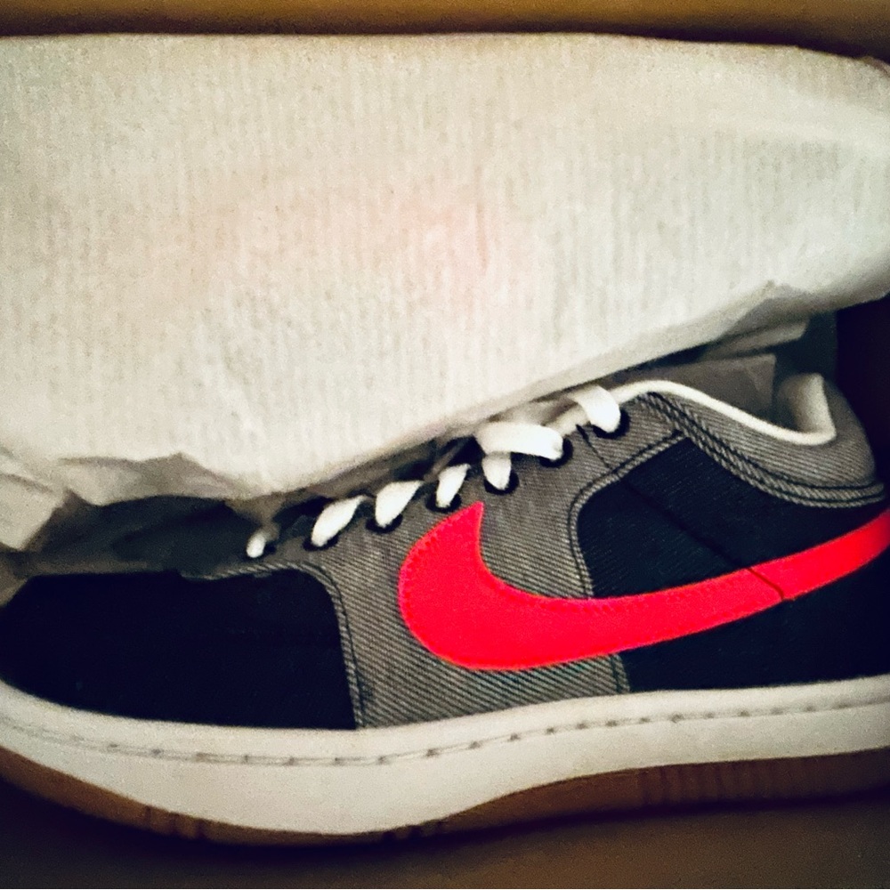 Nike Sky Force W9.5
